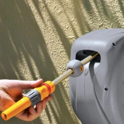 Hozelock Mini Auto Reel Hose System - 2485 9 Hozelock Mini Auto Reel Hose System - 2485 -GardenWater Pro Sales 2485 detail 3