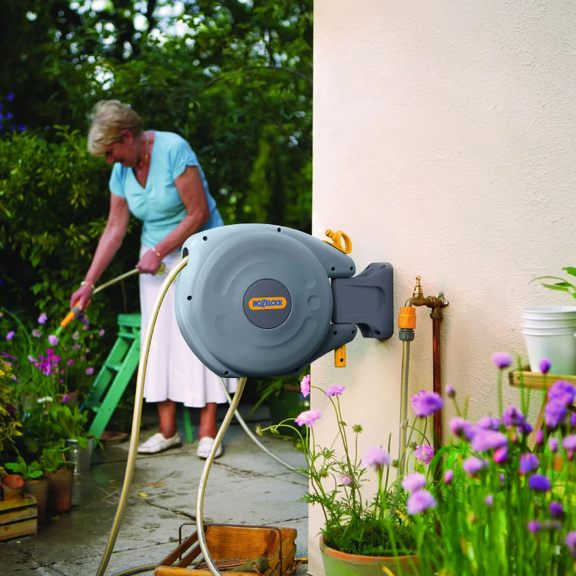 Hozelock Mini Auto Reel Hose System - 2485 2 Hozelock Mini Auto Reel Hose System - 2485 - Image 2