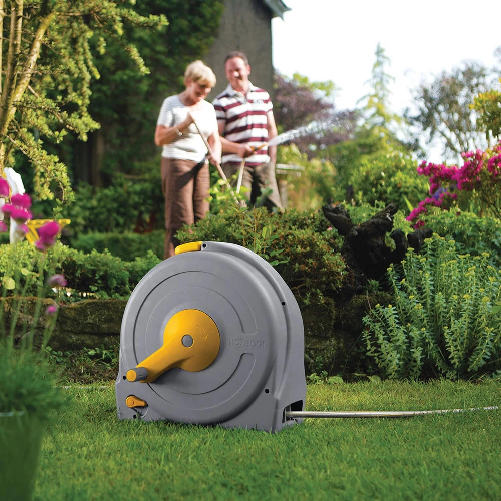 Hozelock Fast Reel 40m Free Standing - 2494 2 Hozelock Fast Reel 40m Free Standing - 2494 - Image 2